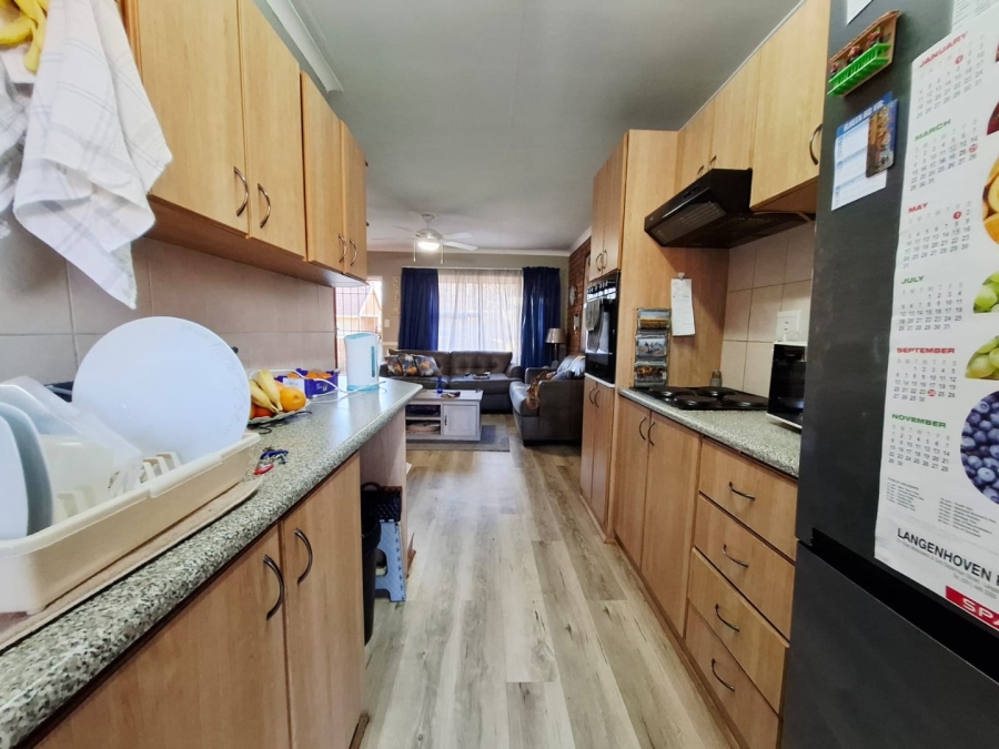 2 Bedroom Property for Sale in Langenhovenpark Free State